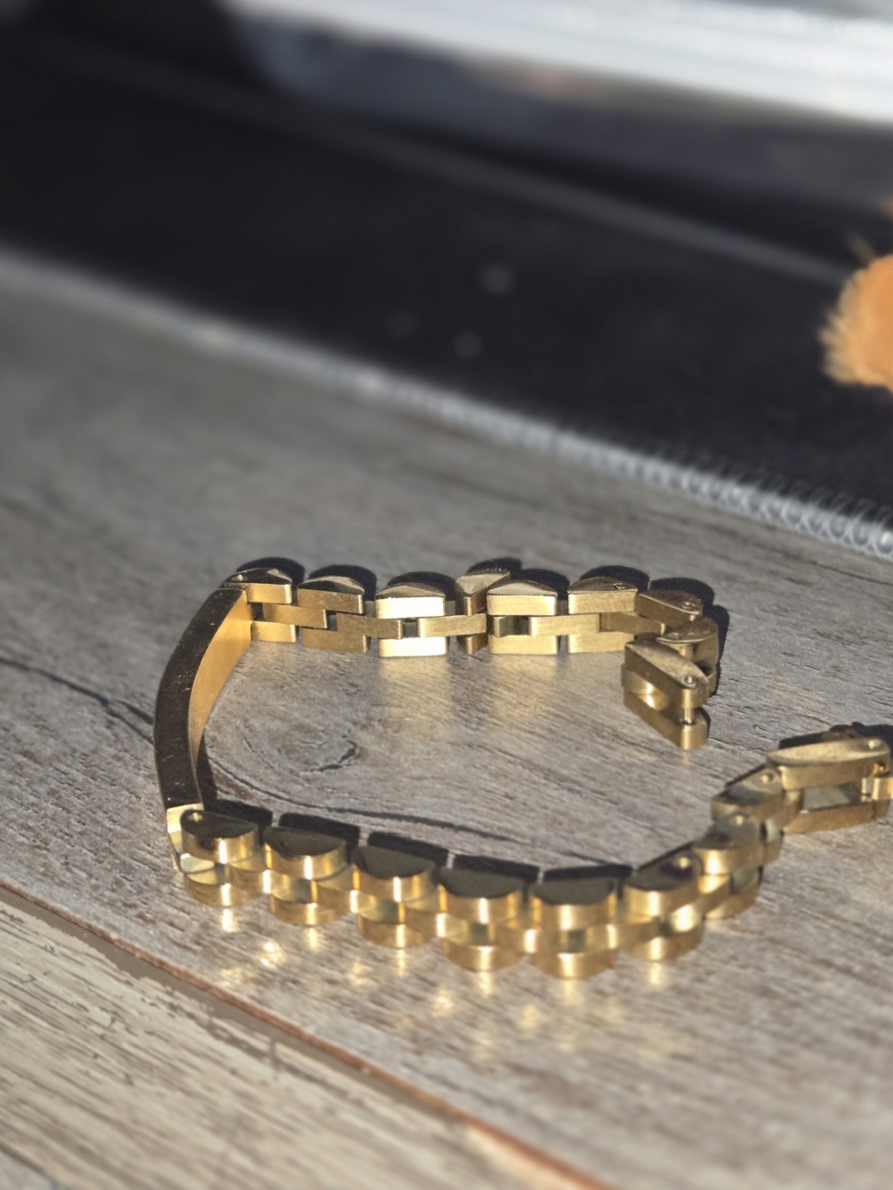 Women's Gold Bar Link Bracelet - Minimalist Chain Accent - Picture 2 of 3